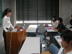 講義風景(真剣な学生の眼差し)