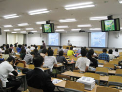 110名もの学生が聴講