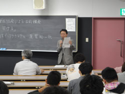 橋建協の紹介をする鈴木副所長