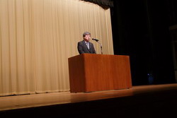 井上委員長による閉会の辞