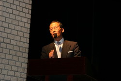 司会進行は広報小委員会 岩崎副委員長