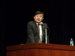 金原副委員長による閉会の辞