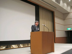 井上委員長による閉会の辞
