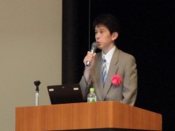 基調講演: 土井道路保全企画室長<br>「東日本大震災の教訓と今後の橋梁保全」